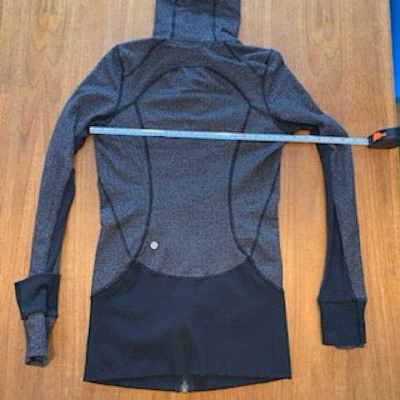 lululemon light jacket. Grey. Size 4. Measurements in photos. - Picture 4 of 8